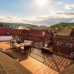Rooftop Proprety With Large Terrace & Stunning Views - *