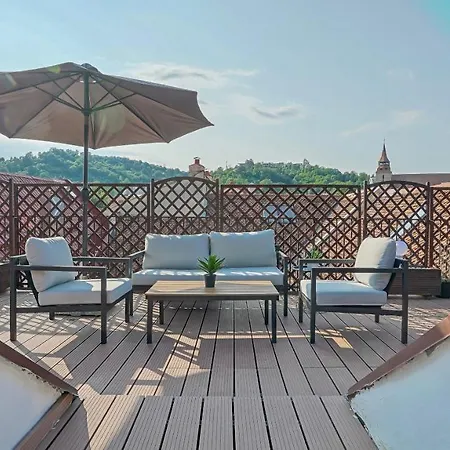 Rooftop Proprety With Large Terrace & Stunning Views - Apartamento Braşov
