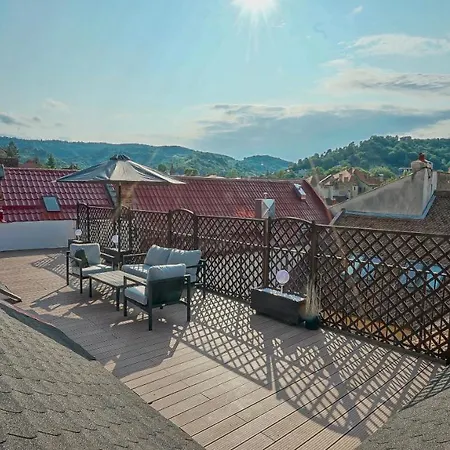 Rooftop Proprety With Large Terrace & Stunning Views - Apartamento Braşov