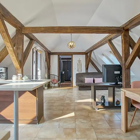 Rooftop Proprety With Large Terrace & Stunning Views - *