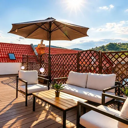 Rooftop Proprety With Large Terrace & Stunning Views - בראשוב