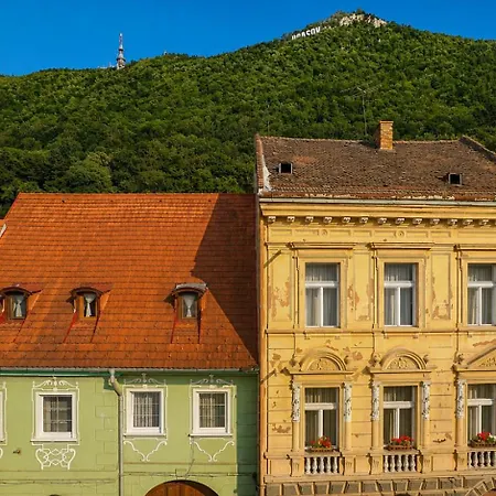 Rooftop Proprety With Large Terrace & Stunning Views - Apartment Brasov