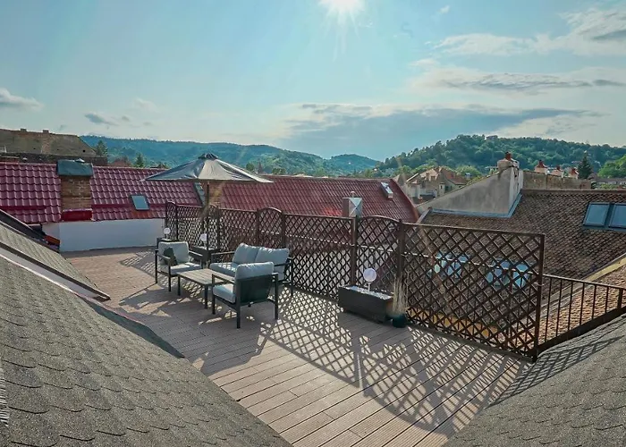 Rooftop Proprety With Large Terrace & Stunning Views - Appartement Braşov