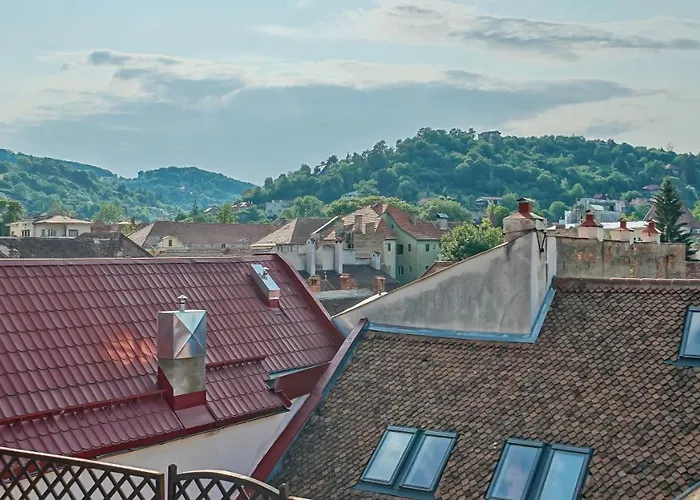Rooftop Proprety With Large Terrace & Stunning Views - Appartement Braşov