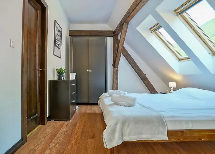 Rooftop Proprety With Large Terrace & Stunning Views - Appartement *